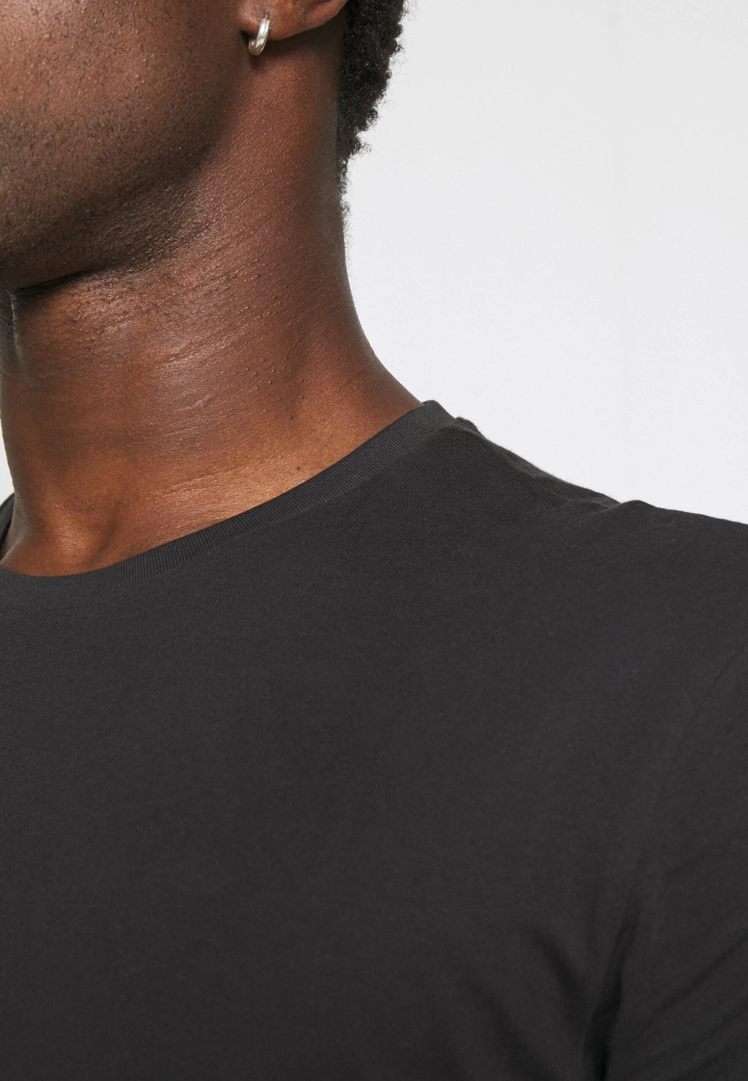 Pier One 3 PackT-Shirt BasicBlack/Mottled Dark Grey/Bordeaux Uomo T-shirt E Polo PI922O0GQ-Q16 - immagine 8