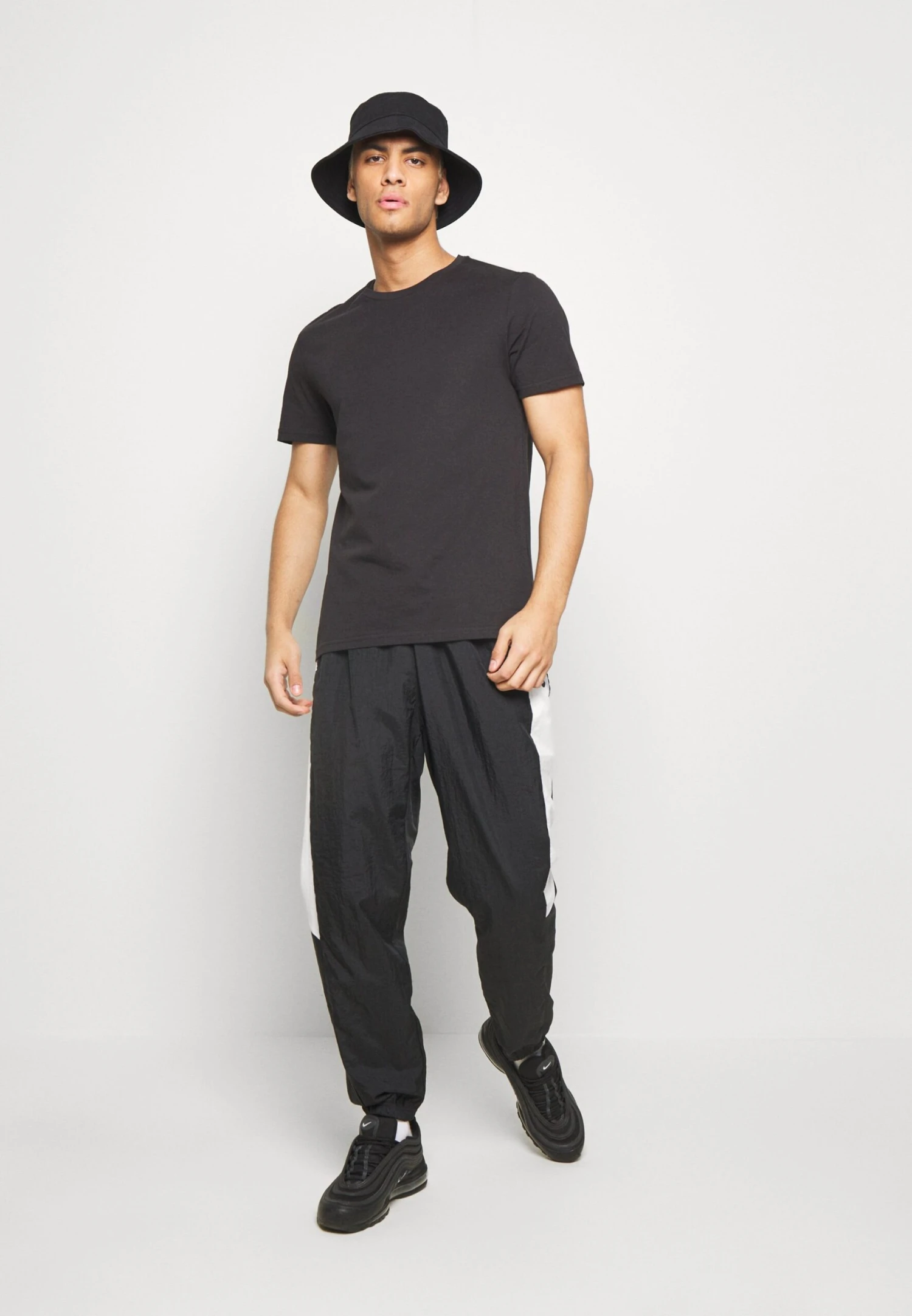 Pier One 7 Pack - T-Shirt Basic - Black - immagine 2