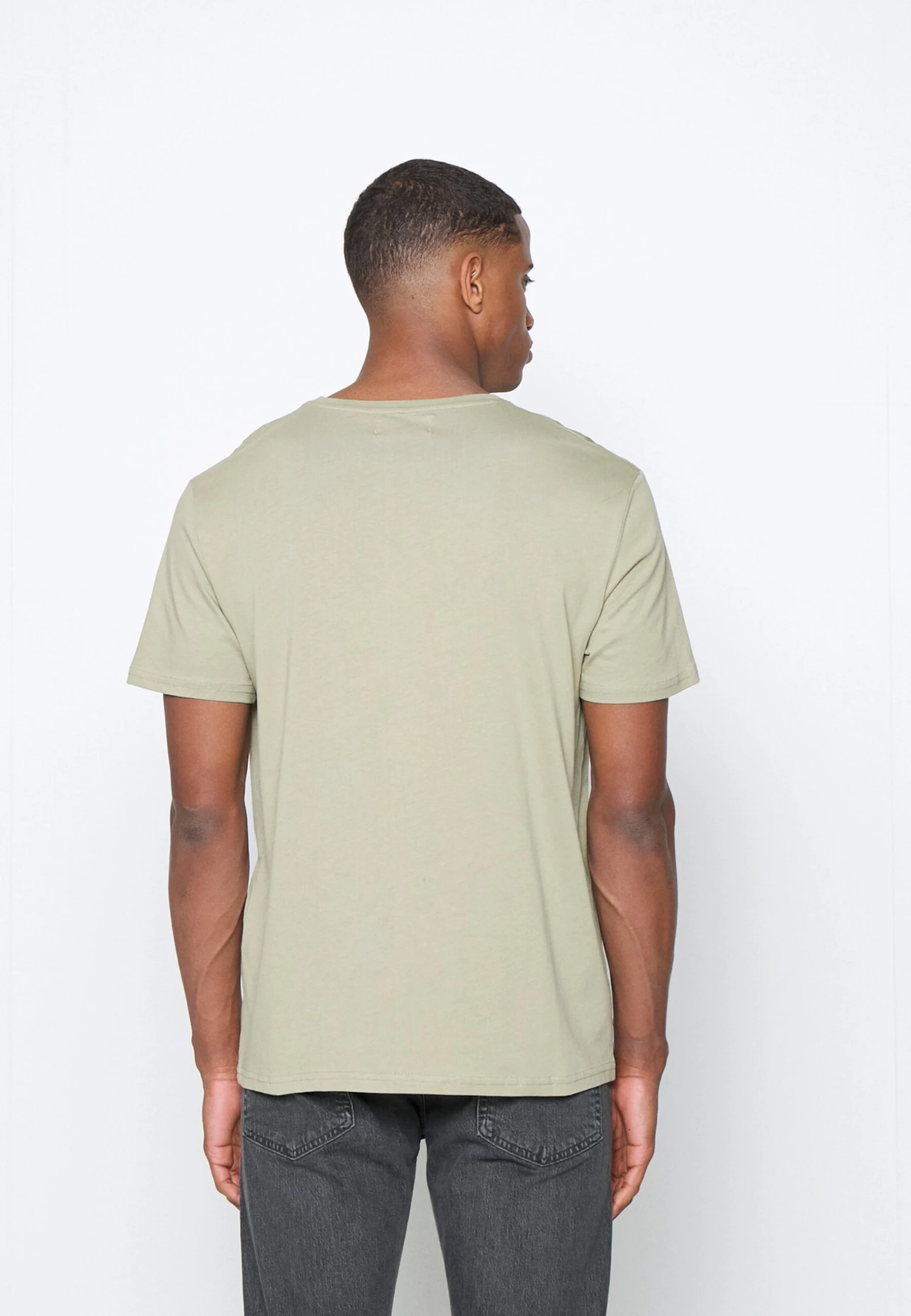 Pier One Moon Scene Graphic T-ShirtT-Shirt Con StampaOlive Uomo T-shirt E Polo PI922O0VY-N11 - immagine 5