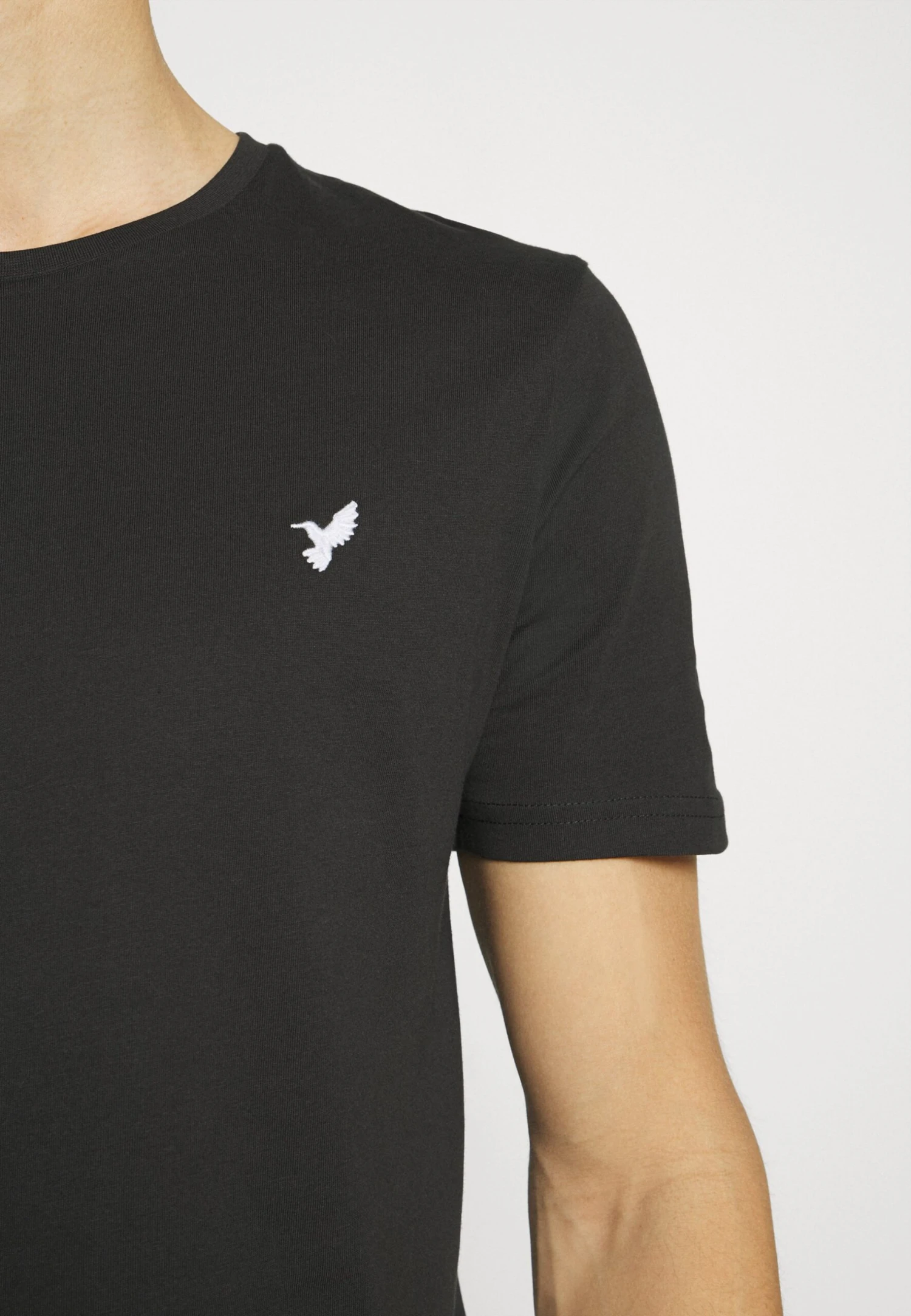 Pier One 5 PackT-Shirt BasicWhite/Black/Dark Blue Uomo T-shirt E Polo PI922O0TV-A11 - immagine 8