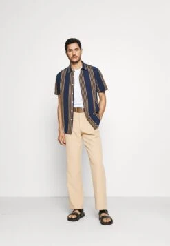 Pier One 5 PackT-Shirt BasicWhite/Black/Bordeaux Uomo T-shirt E Polo PI922O0GY-A13