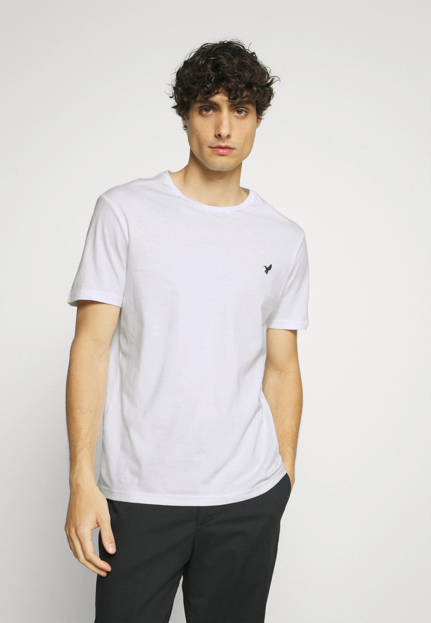 Pier One 5 PackT-Shirt BasicWhite/Black/Dark Blue Uomo T-shirt E Polo PI922O0TV-A11 - immagine 4