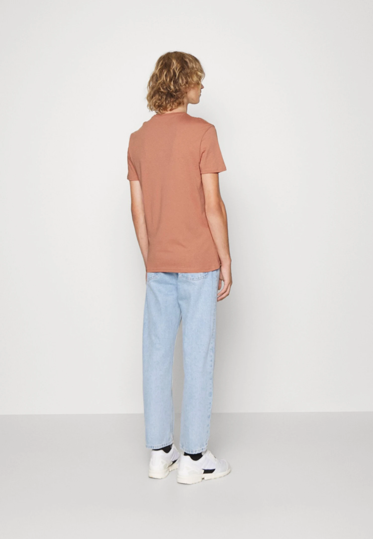 Pier One 5 PackT-Shirt BasicStone/Blue/Mottled Light GreyUomo T-shirt E Polo PI922O0GY-C12 - immagine 4