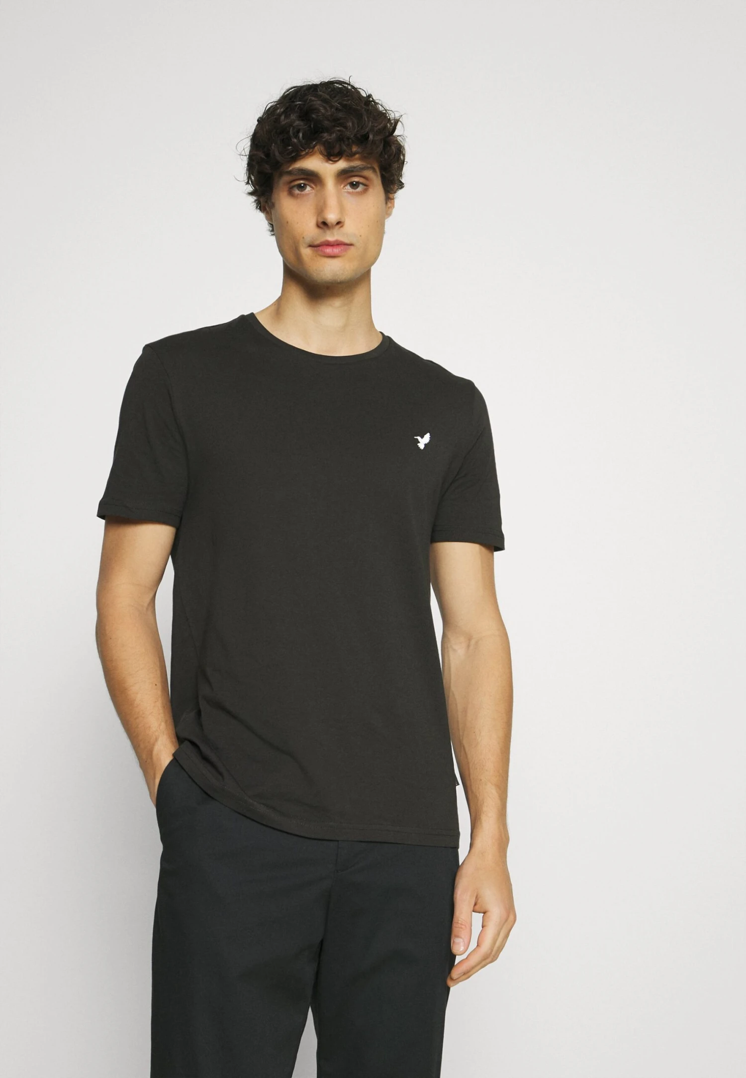 Pier One 5 PackT-Shirt BasicWhite/Black/Dark Blue Uomo T-shirt E Polo PI922O0TV-A11 - immagine 2
