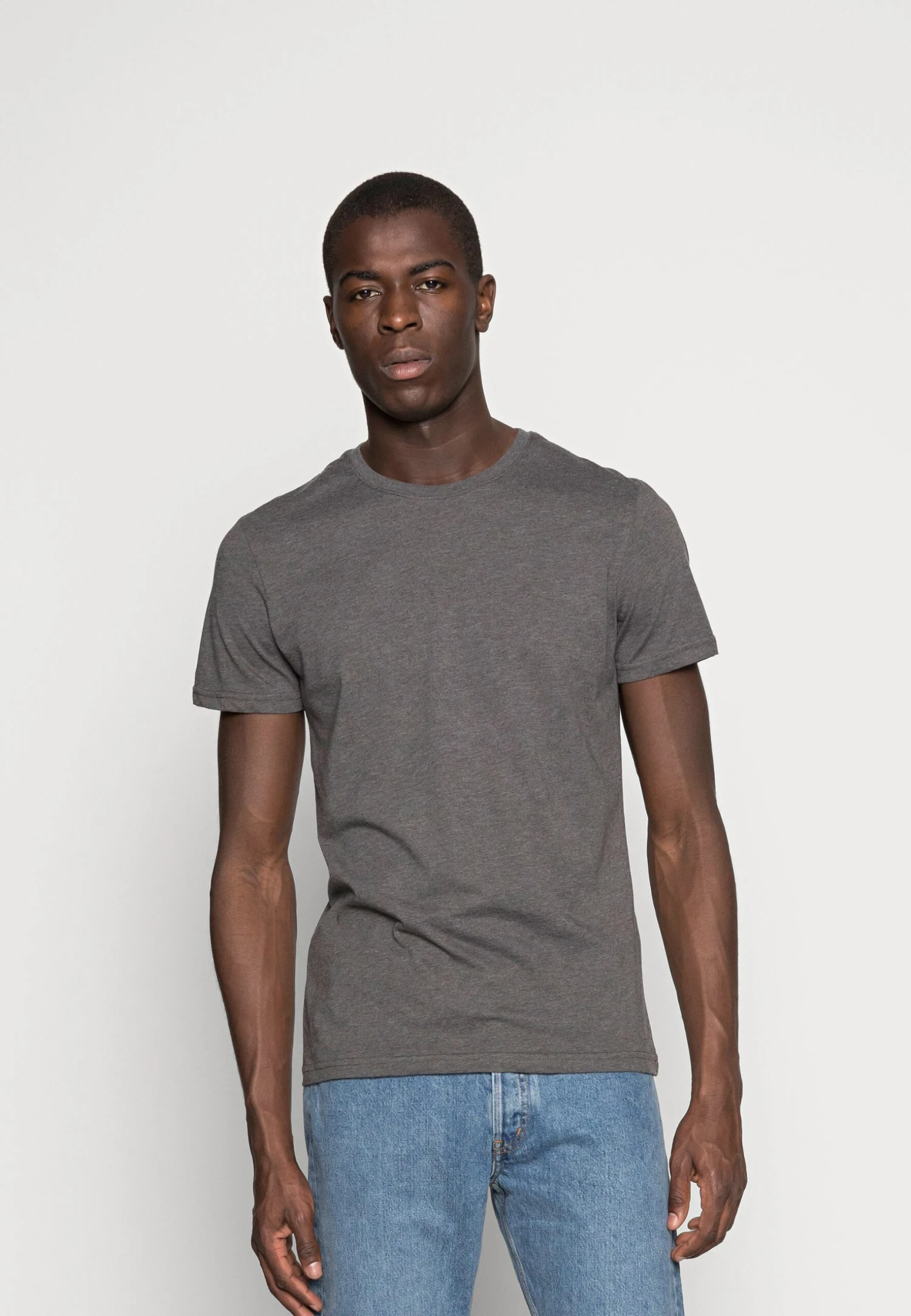 Pier One 3 Pack - T-Shirt Basic - Black/Grey/Green - immagine 5