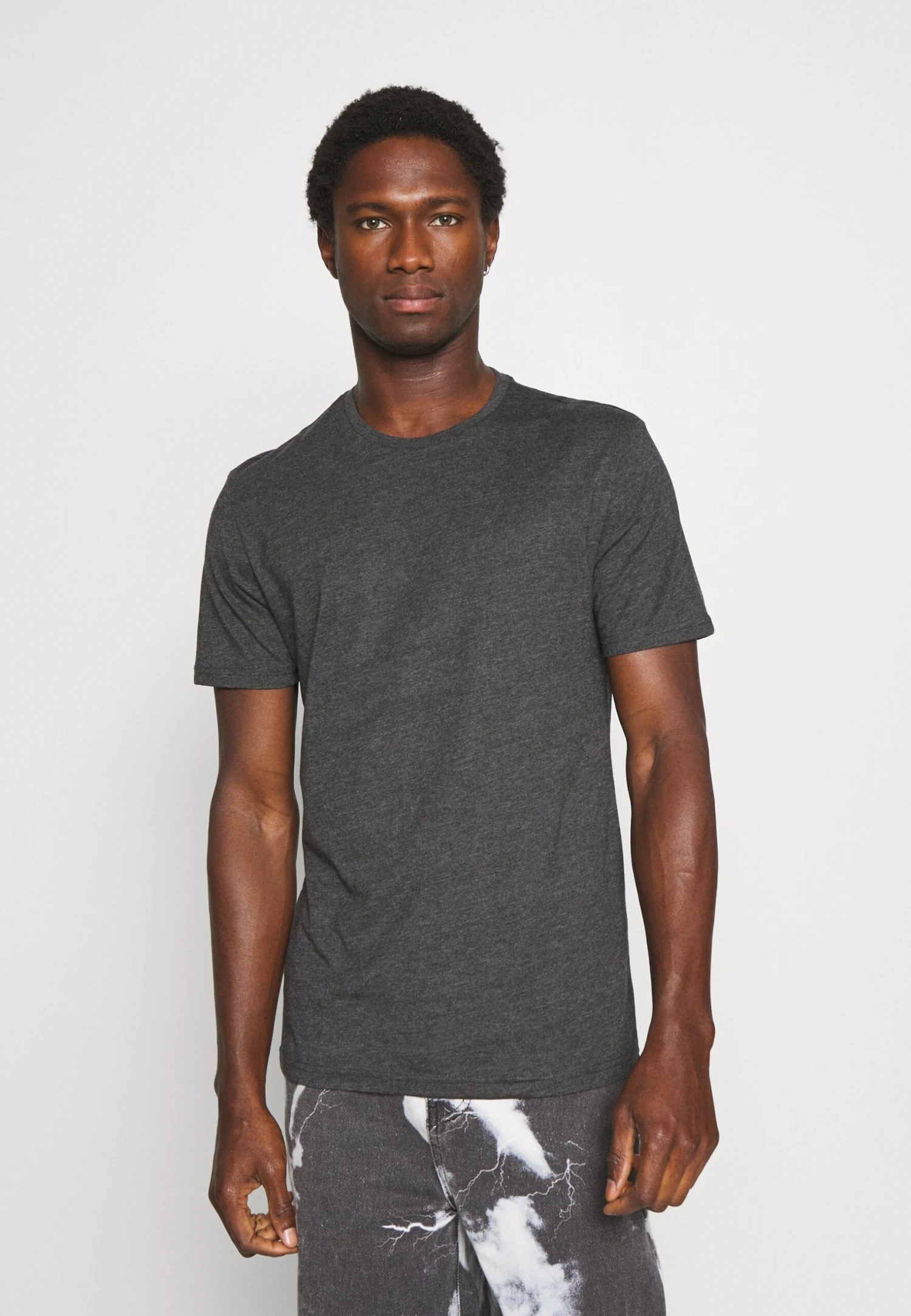 Pier One 3 PackT-Shirt BasicBlack/Mottled Dark Grey/Bordeaux Uomo T-shirt E Polo PI922O0GQ-Q16 - immagine 4