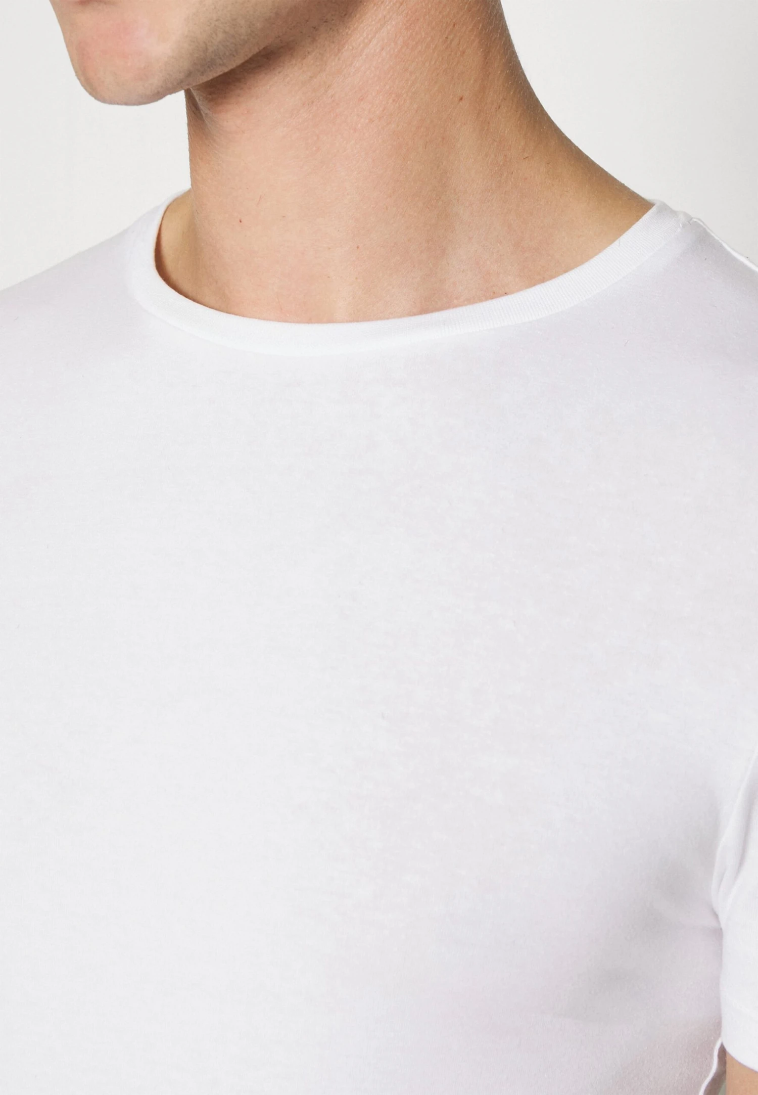 Pier One 3 Pack Muscle Fit T-Shirt BasicWhite Uomo T-shirt E Polo PI922O0Y9-A11 - immagine 5